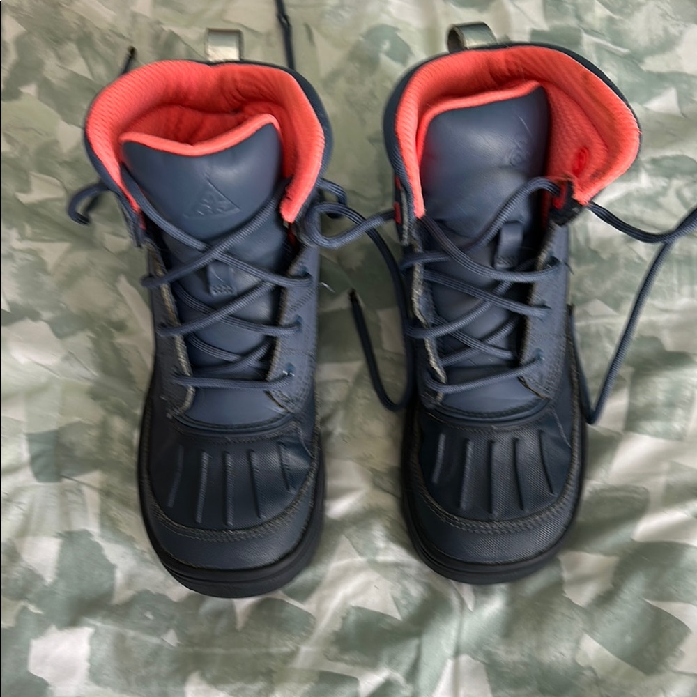 Nike ACG Navy and Coral Boots